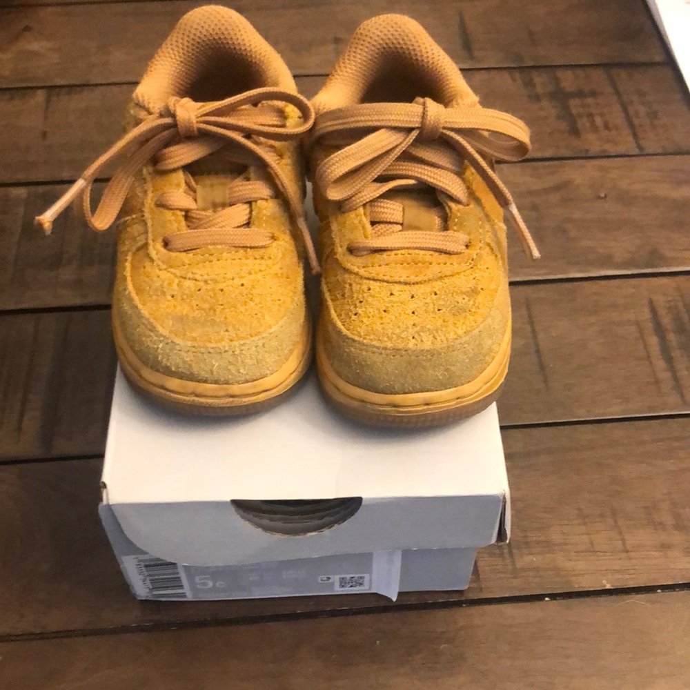 NIKE 5c Air Force 1 LV8 - Wheat